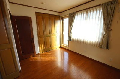 【洋室】 | 毛呂山町目白台　中古住宅 | 2F洋室6帖