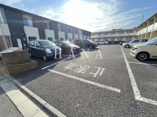 レオパレスコヅチⅡの駐車場