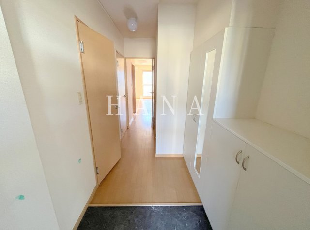 レオパレスコヅチⅡの玄関