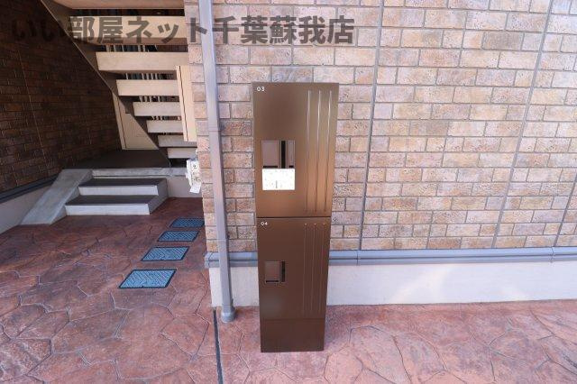 バニュルスⅢのその他共用部分|宅配ボックスがあると、自分の時間を有効活用できますね！