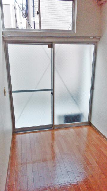 b'CASA篠崎re-bornの洋室