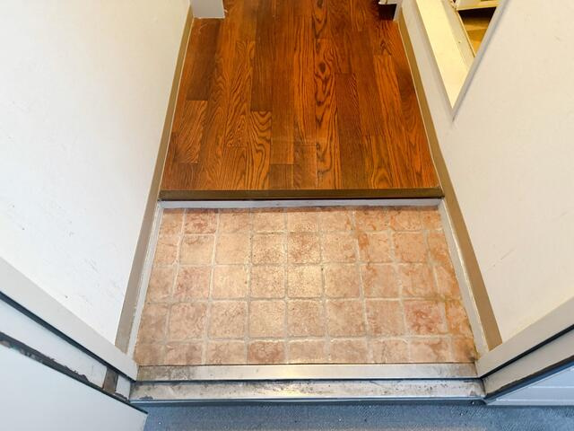 b'CASA篠崎re-bornの玄関