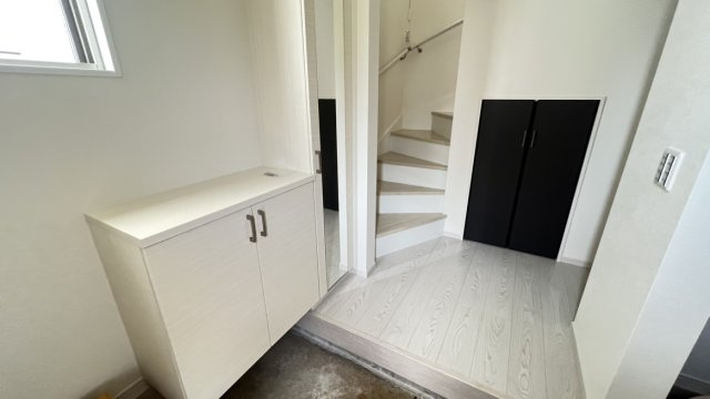 【玄関】 | 伊勢原市八幡台　全３棟　新築戸建