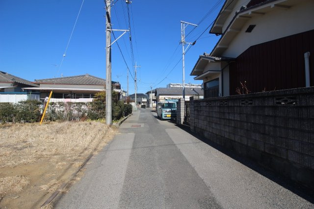 古河市幸町の前面道路含む現地写真|北東側道路（2025年2月撮影）