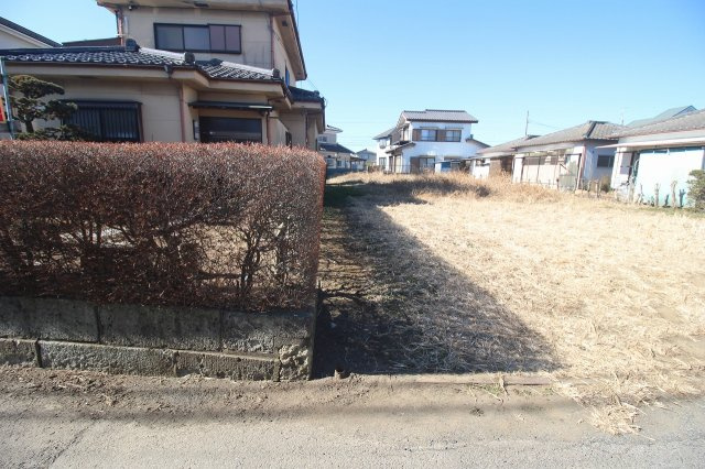 古河市幸町の外観|南東側との境界部分（2025年2月撮影）