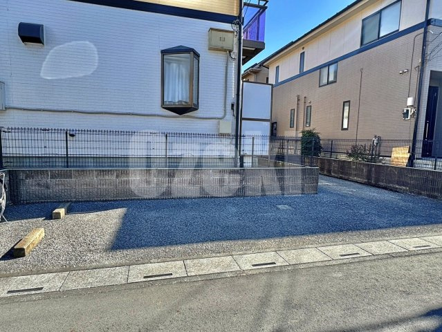 ドエルせんげん台壱番館の駐車場