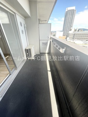 大阪市鶴見区鶴見４丁目の賃貸マンションのバルコニー