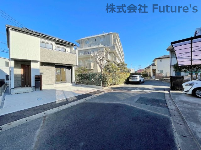 吉川市保　新築戸建　全1棟の前面道路含む現地写真|前面道路含む現地写真です