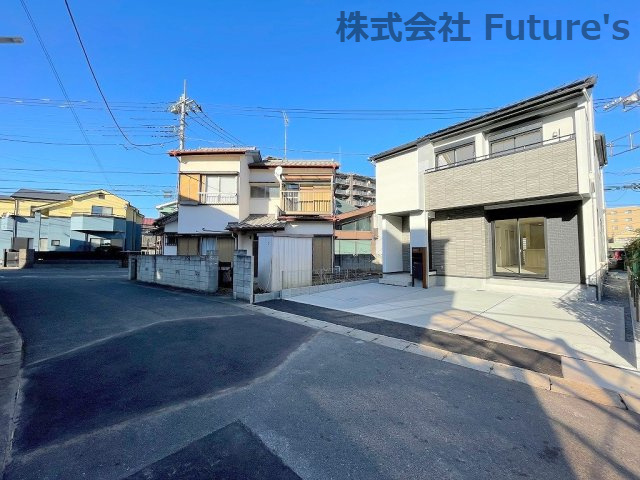 吉川市保　新築戸建　全1棟の前面道路含む現地写真|前面道路含む現地写真です