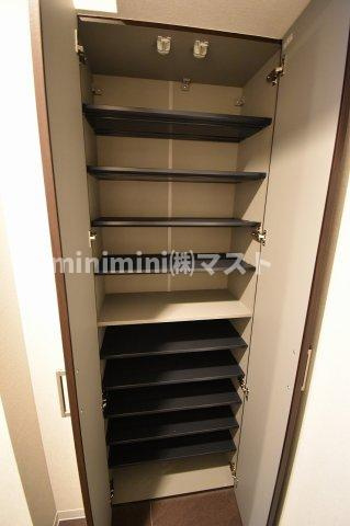 ラクラス堺筋本町の玄関