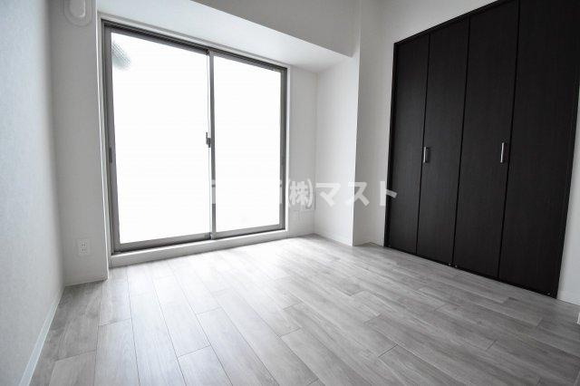 ラクラス堺筋本町の洋室