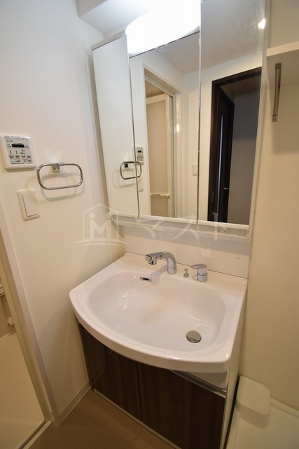 ラクラス堺筋本町の洗面所