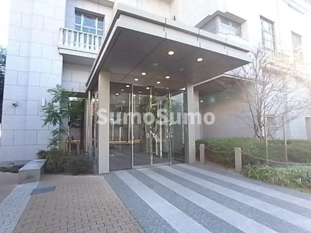 神戸市中央区栄町通３丁目の賃貸マンションのエントランス