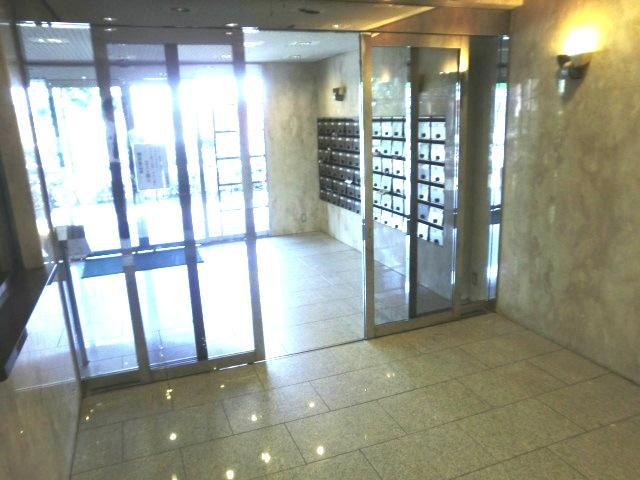 ノルデンハイム新北野のエントランス