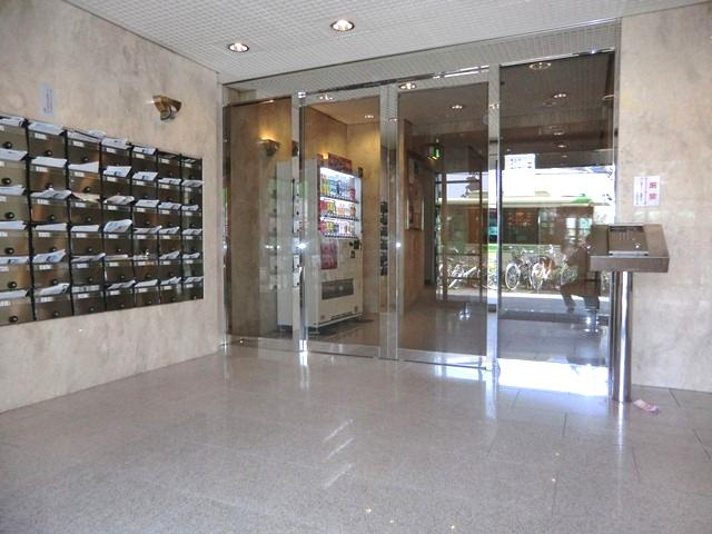 ノルデンハイム新北野のエントランス