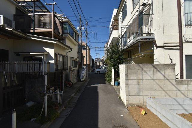 高円寺北3丁目・新築戸建の前面道路含む現地写真