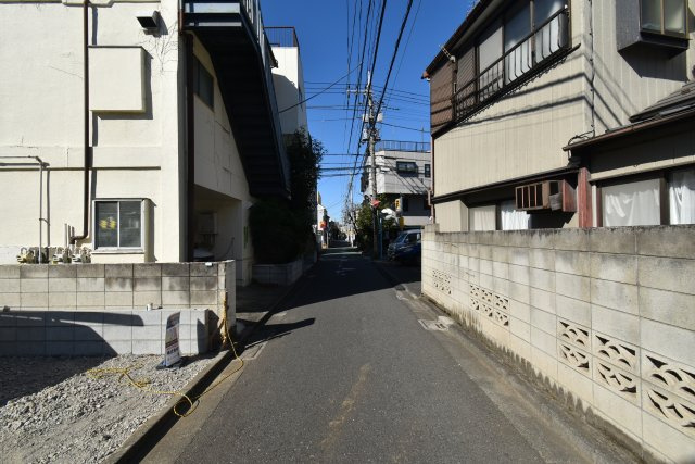 高円寺北3丁目・新築戸建の前面道路含む現地写真