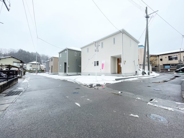 新築戸建　川俣町第1　CRADLE GARDEN　全4棟の前面道路含む現地写真