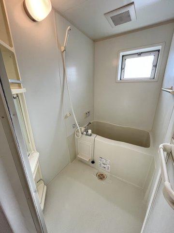 メゾンセレナの浴室