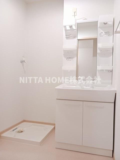 アルモニーの洗面所|シャワー付きの洗面台朝の準備も楽々です！