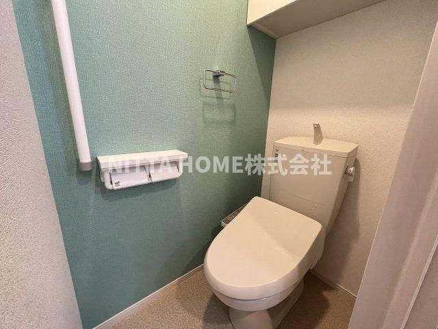 ソルヴェーグⅠのトイレ|温水洗浄付きのトイレです◇