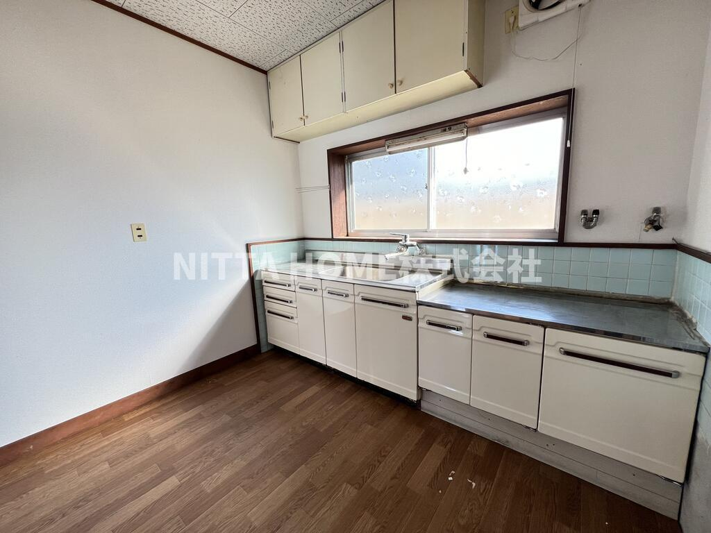 見長貸家（K邸）のキッチン|オープンタイプのキッチンが１階にあります◇