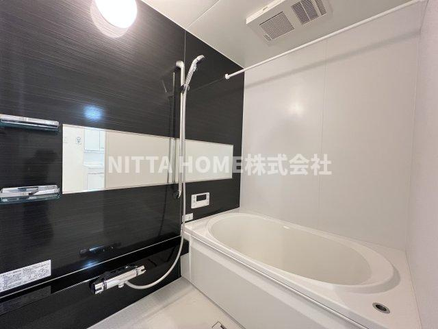 グリナージュ郷之山Ⅲの浴室|キレイなバスルームで疲れもなくなりますね◎