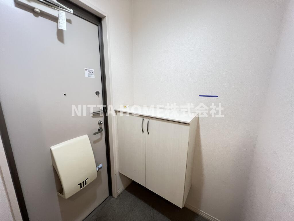 サニークレスト三和の玄関|シューズボックス付きの玄関です！