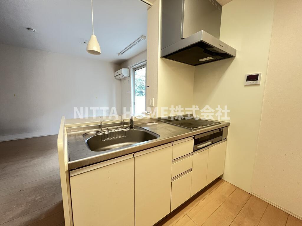 サニークレスト三和のキッチン|IHコンロ付きのシステムキッチンです！