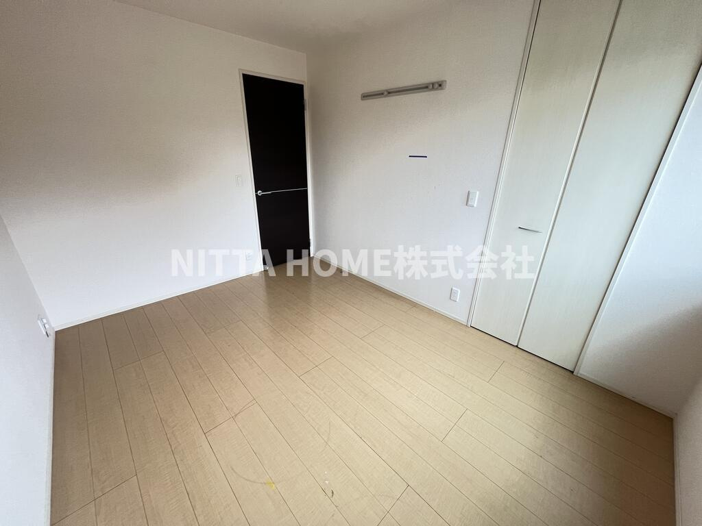 サニークレスト三和のその他|6.1帖の洋室はウォークインクローゼット完備！