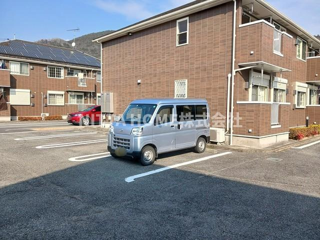 丹波市柏原町柏原のアパートの駐車場|敷地内駐車場になります＊