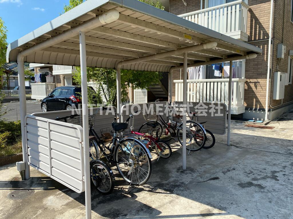 Ｓｅｊｏｕｒ　Ｄａｉｗａ　Ｎのその他共用部分|屋根付きの駐輪場もあります(^^♪