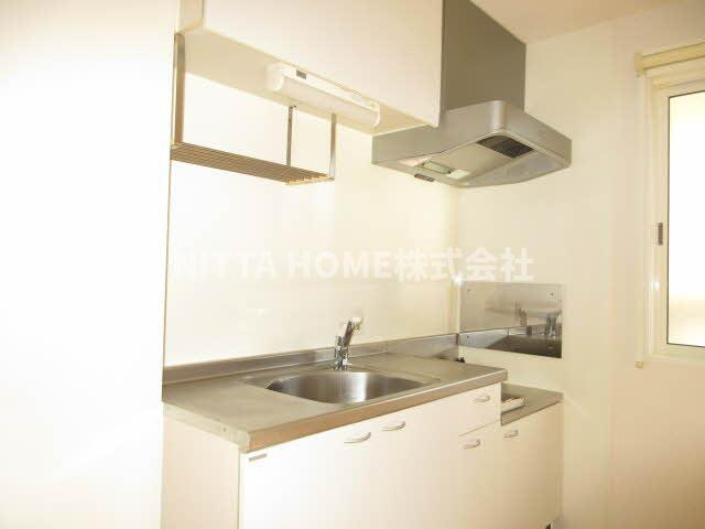 Ｓｅｊｏｕｒ　Ｄａｉｗａ　Ｎのキッチン|上下に収納がついています◇