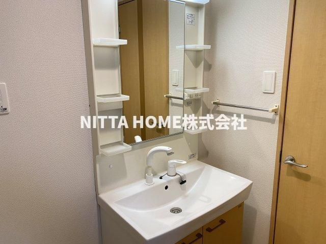 エルドラードの洗面所|シャワー付き洗面化粧台で身支度はバッチリ◎