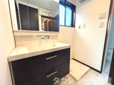 【独立洗面台】 | 千葉市中央区星久喜町　築浅中古戸建 | 朝の支度にも助かる、独立の洗髪洗面化粧台