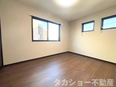 【洋室】 | 千葉市中央区星久喜町　築浅中古戸建 | コンパクトで使いやすい洋室です