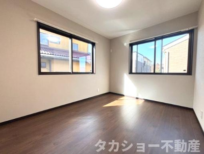 【洋室】 | 千葉市中央区星久喜町　築浅中古戸建 | きれいな洋室です