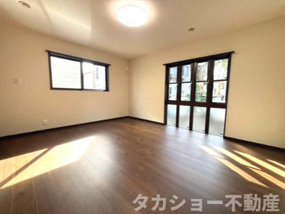 【洋室】 | 千葉市中央区星久喜町　築浅中古戸建 | コンパクトで使いやすい洋室です