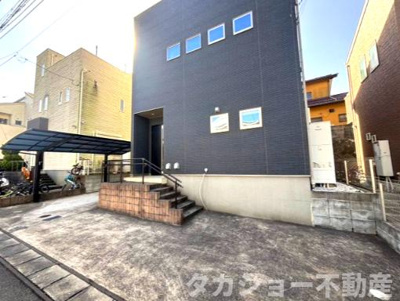 【駐車場】 | 千葉市中央区星久喜町　築浅中古戸建 | 駐車場に車を止められます