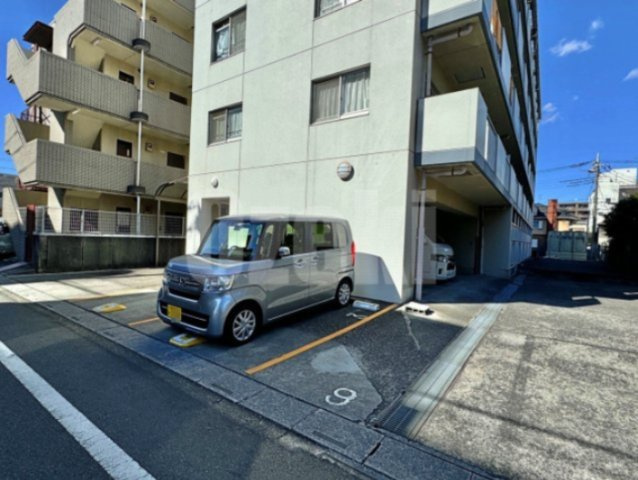 カメラーデン千間台の駐車場|※小型車のみ。空き要確認