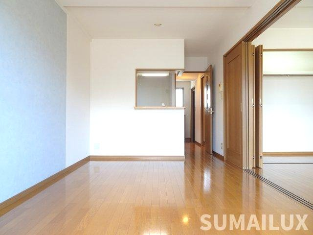 シャトー鉄砲塚の居間・リビング