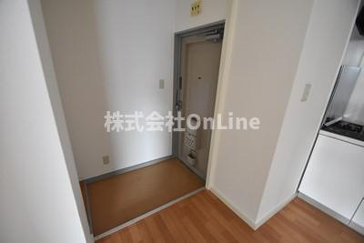 美光マンションの玄関