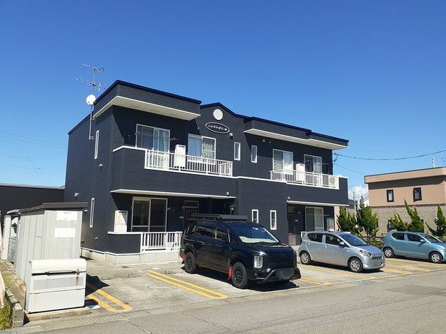 シャララ・ドミールの画像