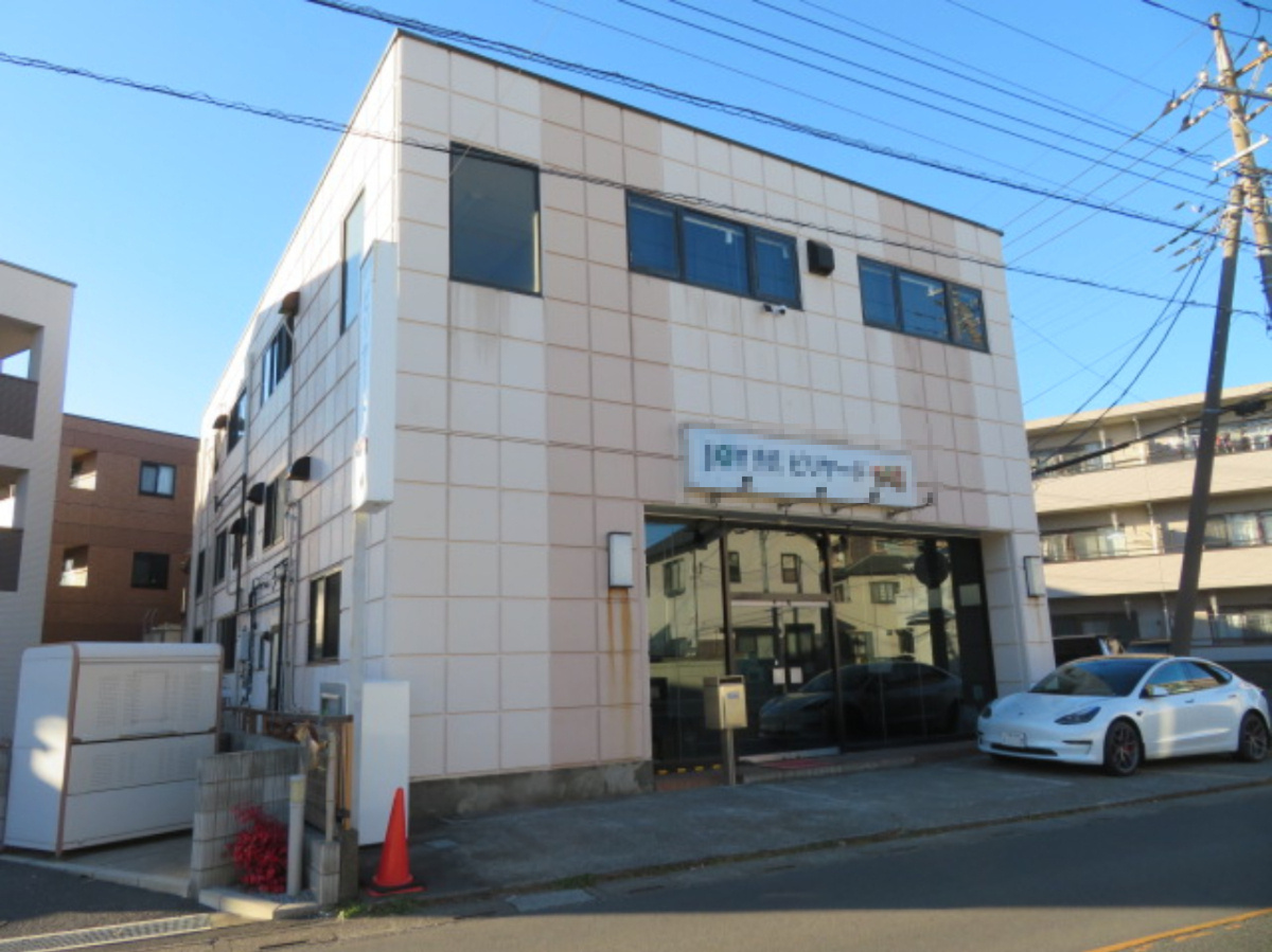 草加市弁天２丁目のビルの外観