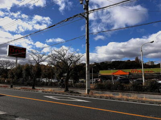 【前面道路含む現地写真】