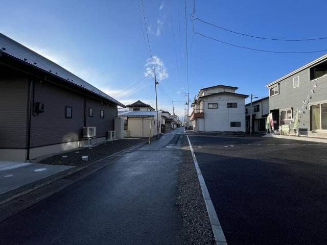 新築戸建　郡山市笹川第2　Cradle Garden　全2棟の前面道路含む現地写真