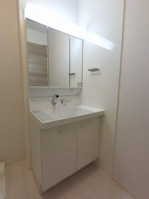 【独立洗面台】 | グラネージュ | 三面鏡（整理棚付き）洗髪洗面化粧台