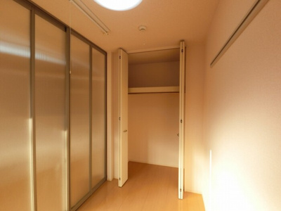 【洋室】 | シェモア・パール | 洋室・収納