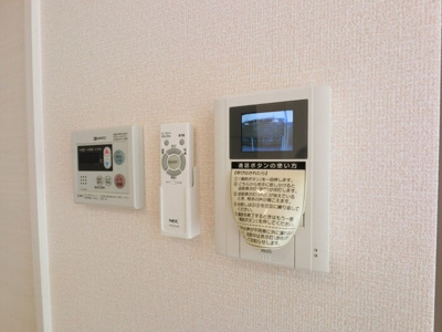  | シェモア・パール | カラーモニターインターホンと照明器具リモコン