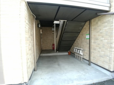 【エントランス】 | カーサソラーレ Ａ | エントランス